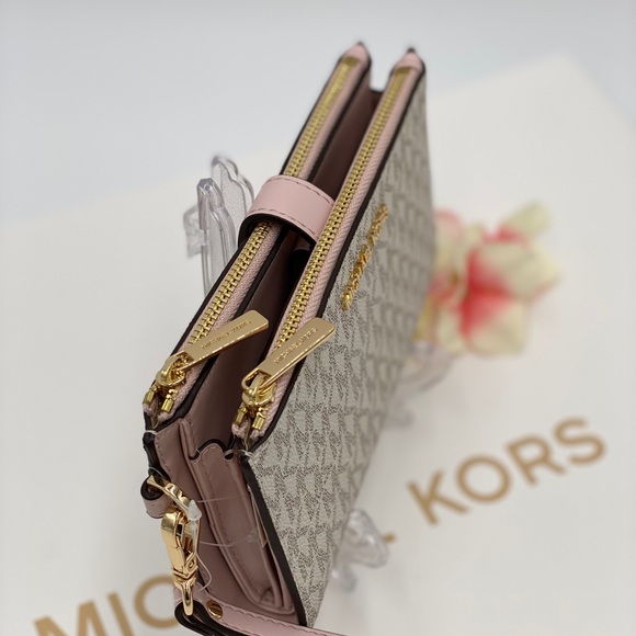 MICHAEL KORS DOUBLE ZIP WRISTLET POWDER BLUSH - Picture 3 of 16